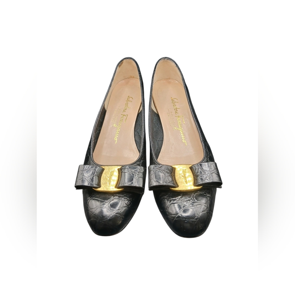 🎆 Salvatore Ferragamo – Black Croc‑Embossed Leather Pumps – Size 5.5 C, US 5.5